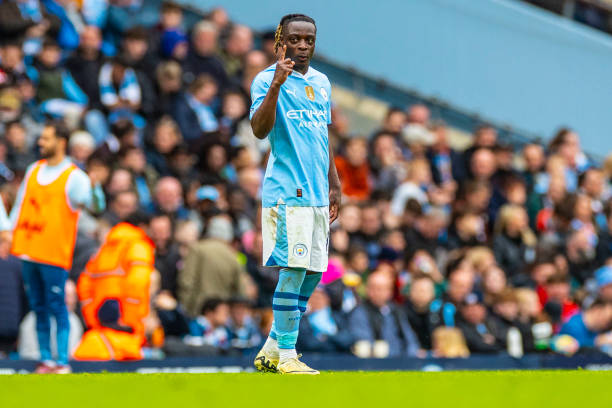 短暂的缺席 短暂的缺席