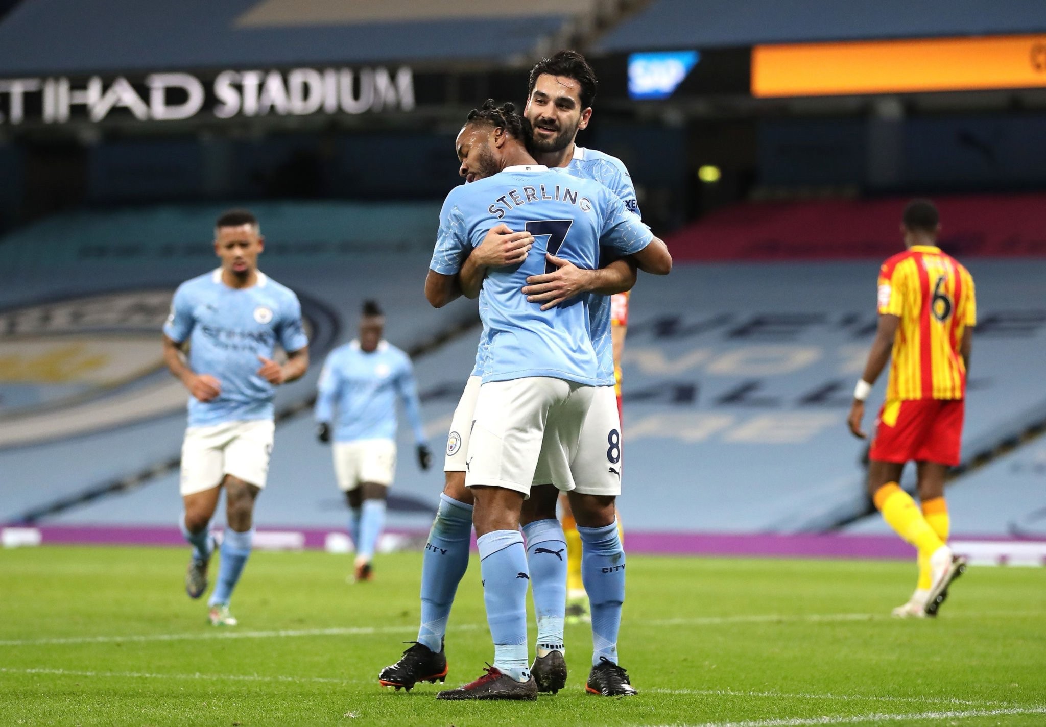 多比赛中 多比赛中